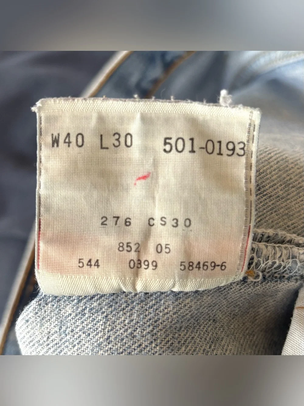 Vintage 90s Levis 501 Jeans Mens 40x30 Made in USA Faded Blue Button Fly 544